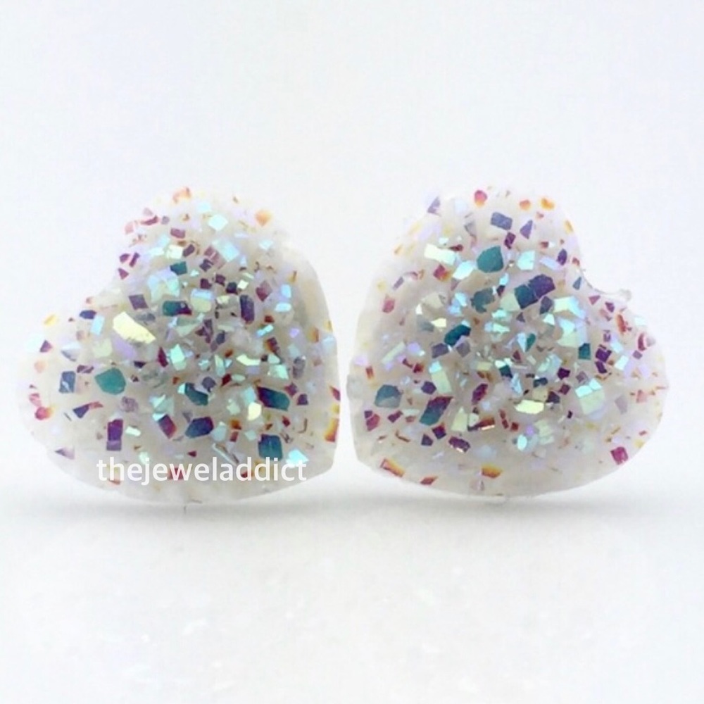 3 for 15🎀Opal white Druzy style heart studs - Picture 5 of 5